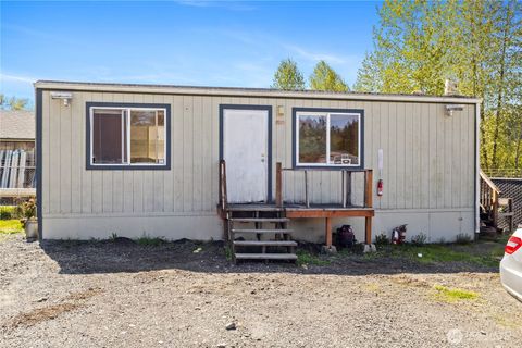 213 eleanor ct South Prairie WA 98385