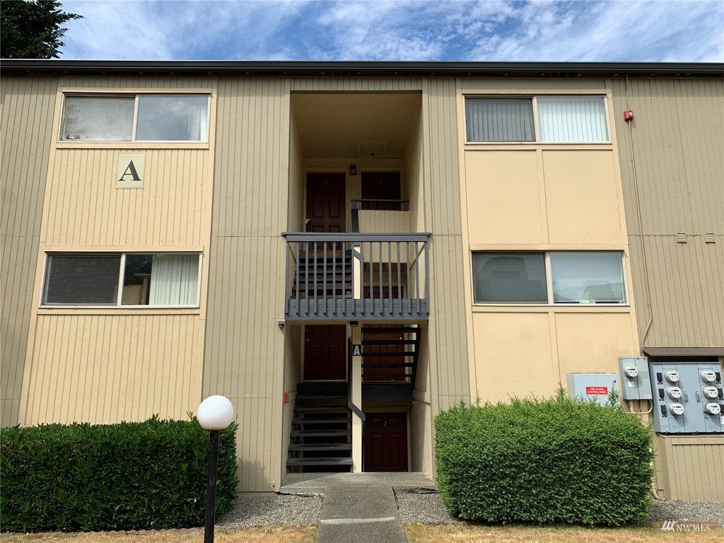 Photo of 31003 14th Avenue S #A2, Federal Way, WA 98003 (MLS # 1979900)