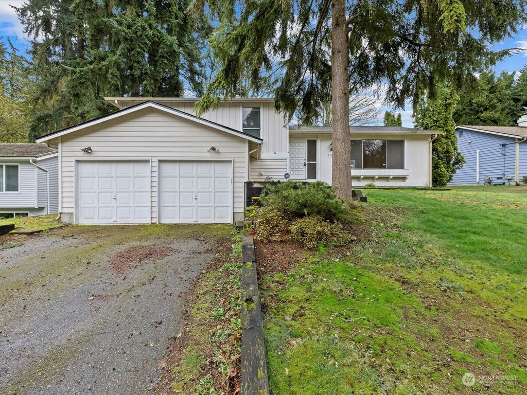 Photo of 12515 NE 137th Place, Kirkland, WA 98034 (MLS # 2217215)