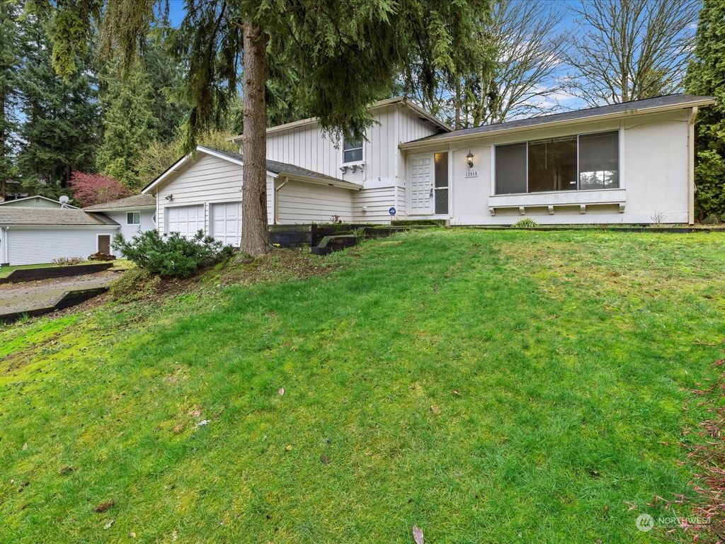Photo of 12515 NE 137th Place, Kirkland, WA 98034 (MLS # 2217215)