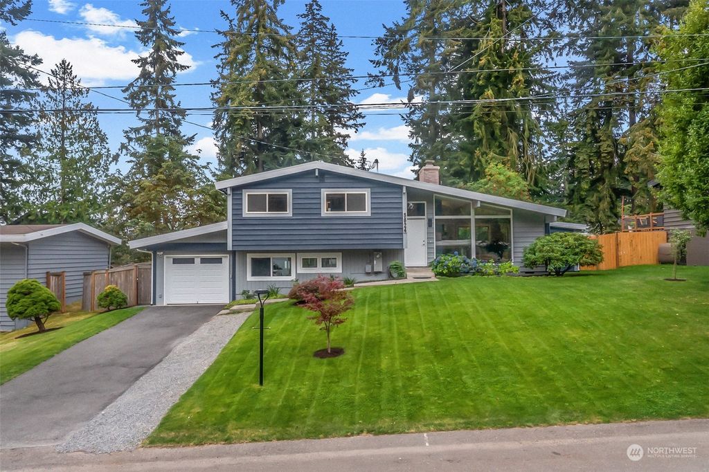 Photo of 5624 178th Place SW, Lynnwood, WA 98037 (MLS # 1996453)