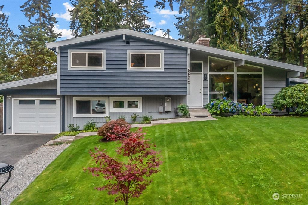 Photo of 5624 178th Place SW, Lynnwood, WA 98037 (MLS # 1996453)