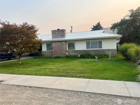 Photo of 1518 Columbia Avenue, Bridgeport, WA 98813 (MLS # 2571687)