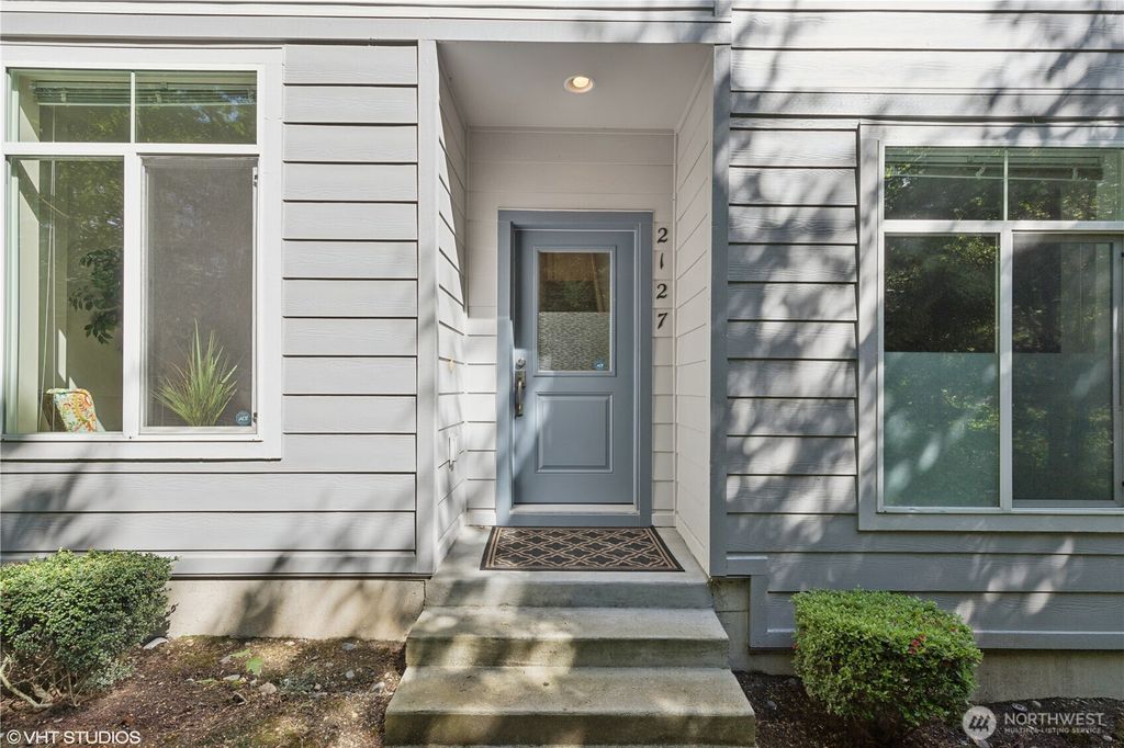 Photo of 2127 NW Moraine Place, Issaquah, WA 98027 (MLS # 2371391)