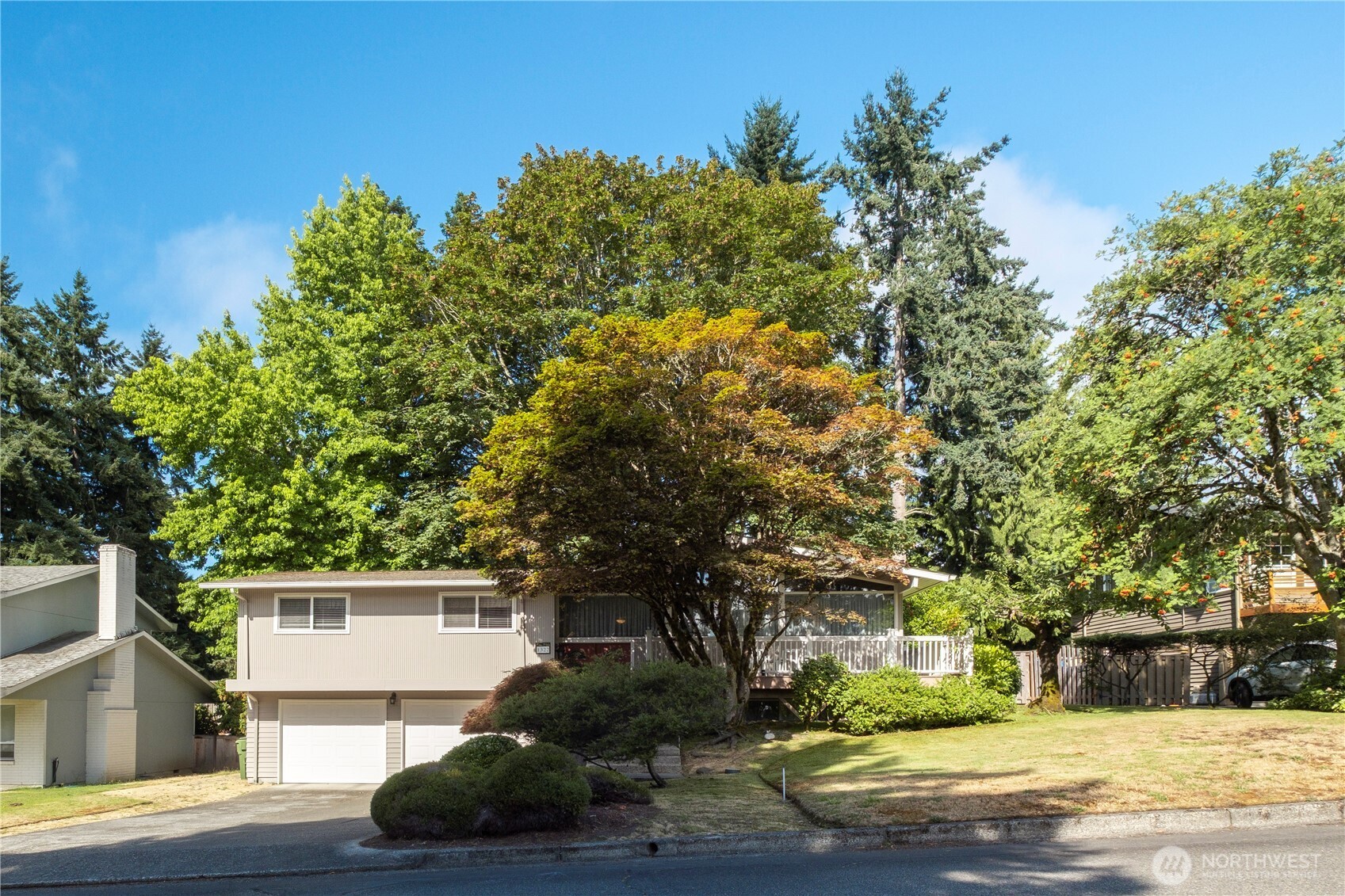 1322 W Mount Dr