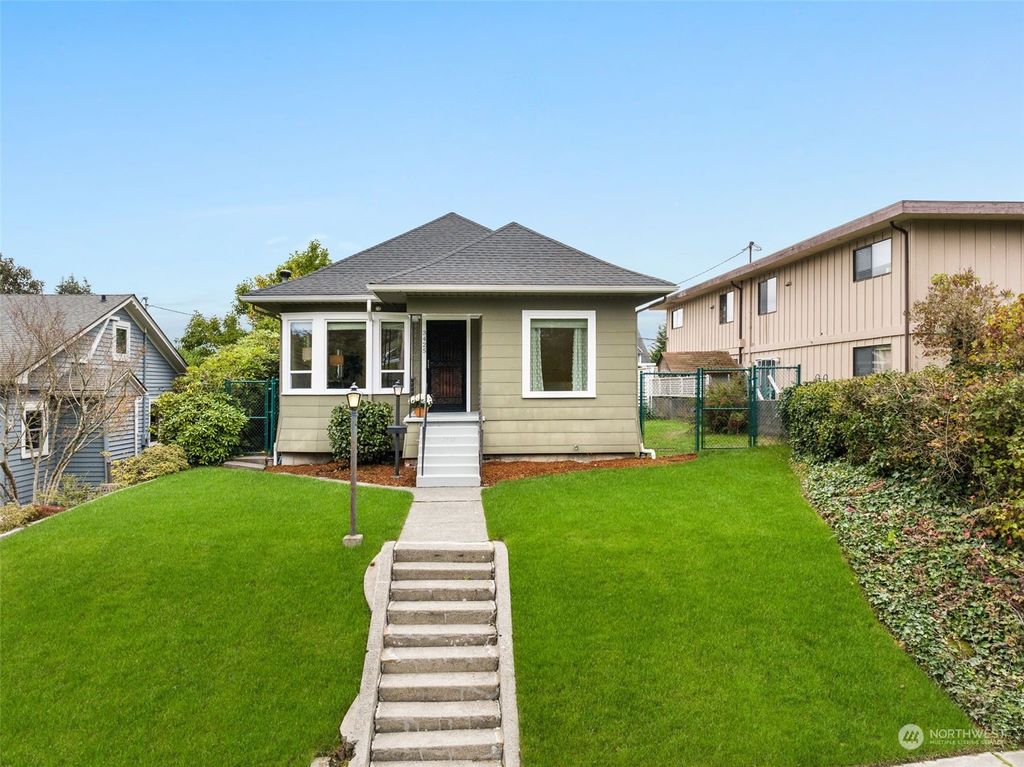 Photo of 3425 Grand Avenue, Everett, WA 98201 (MLS # 2172901)