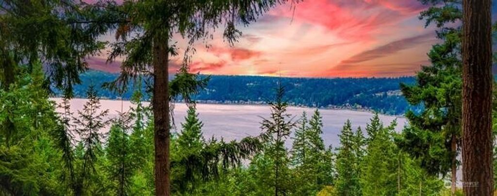 Photo of 1520 210th Avenue NE, Sammamish, WA 98074 (MLS # 2400601)