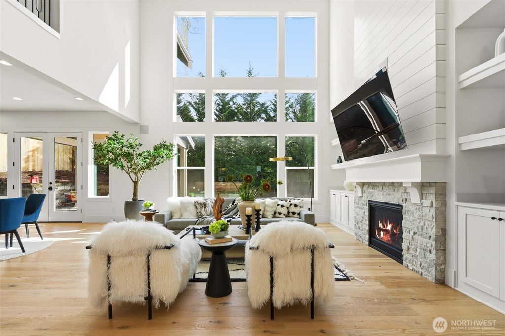 Photo of 2582 136th Lane SE Ln, Bellevue, WA 98005 (MLS # 2500122)