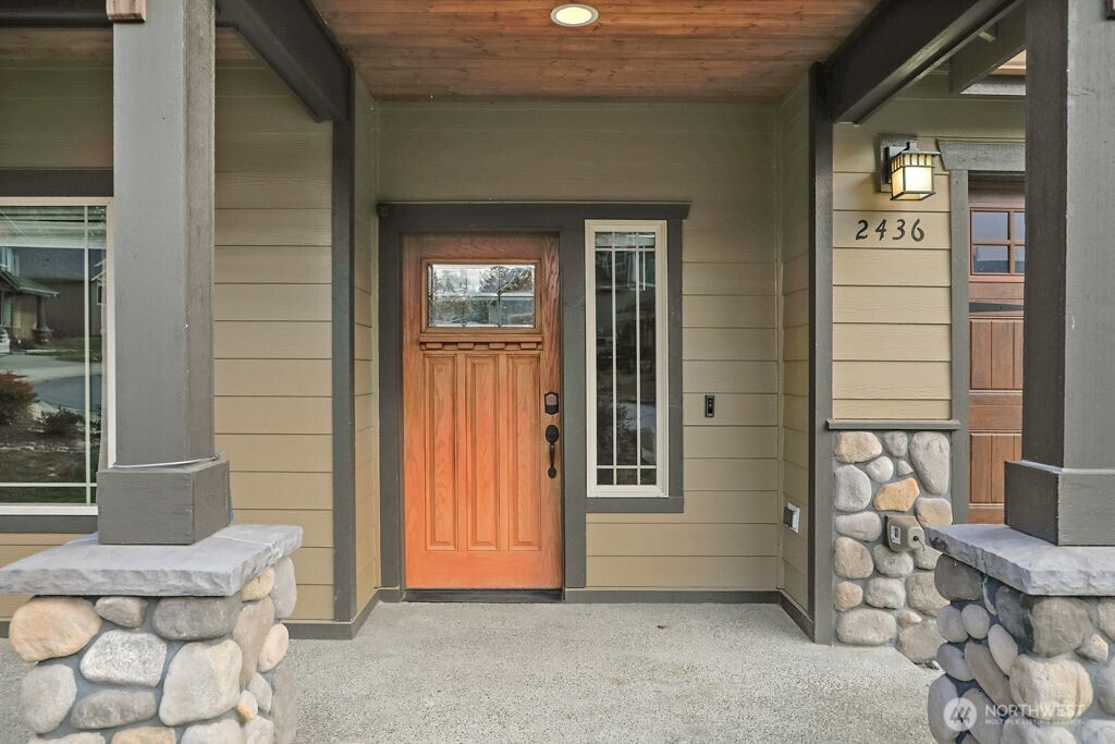 2436 NE Dynasty Drive