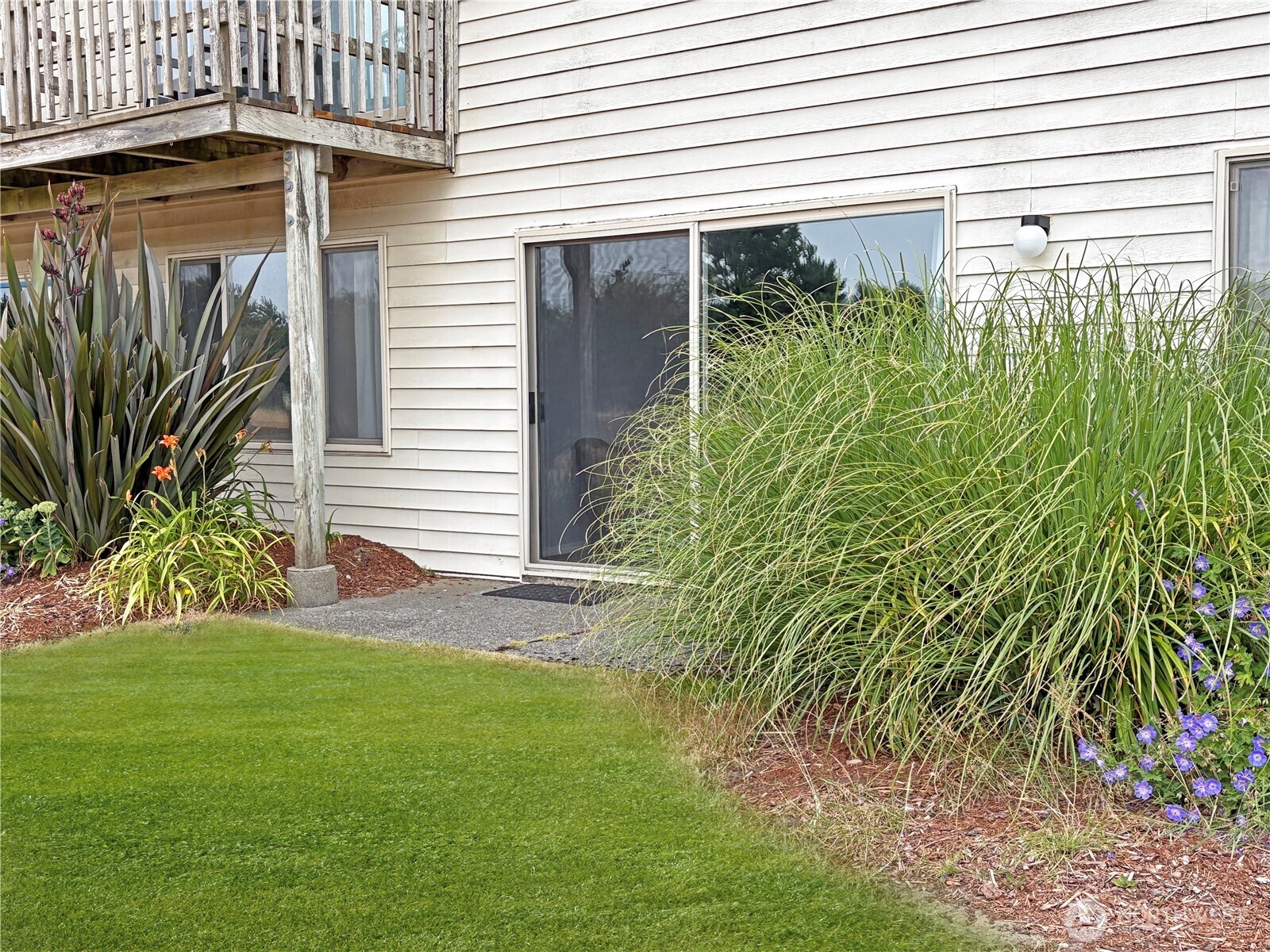 615 Ocean Shores Boulevard NW 113