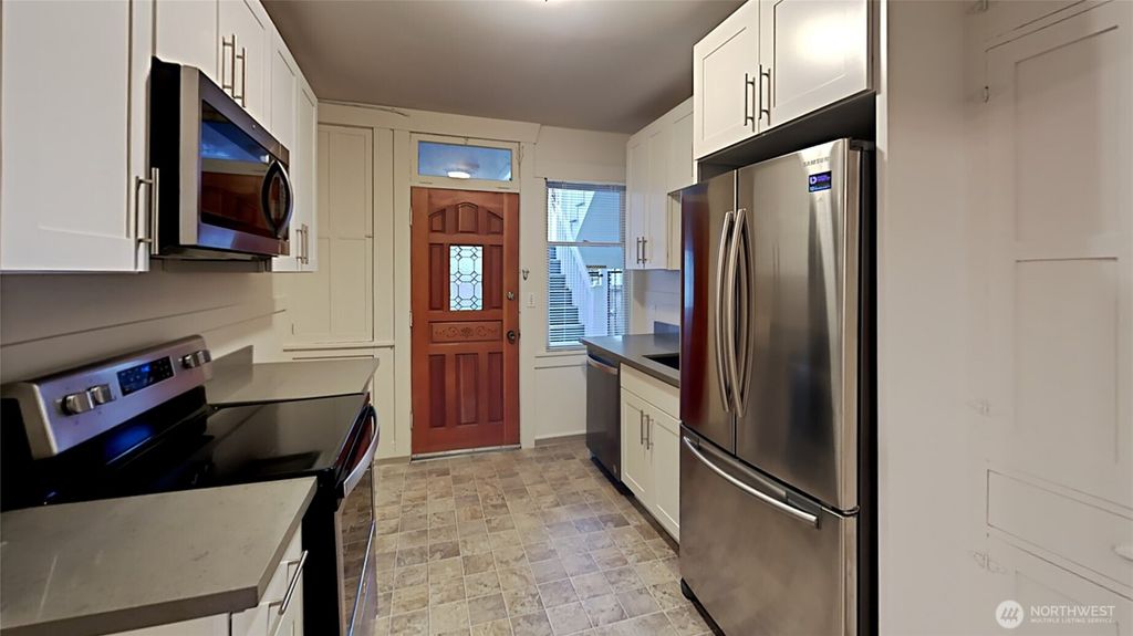 Photo of 914 N 40th Street, Seattle, WA 98103 (MLS # 2428505)