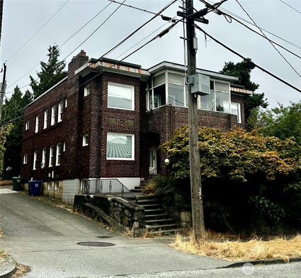 914 N 40TH ST, SEATTLE, WA 98103 - Image 044bd28cd6c39a855c4388615e1e8e04/4134820831