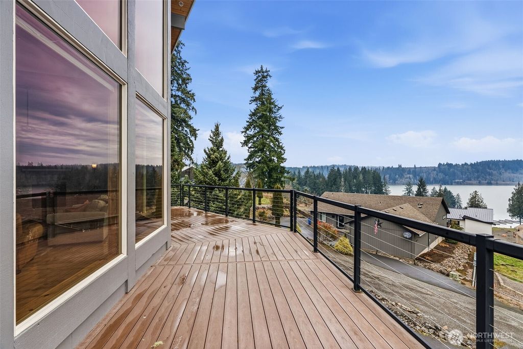 Photo of 101 Lighthouse Lane, Mossyrock, WA 98564 (MLS # 2473478)