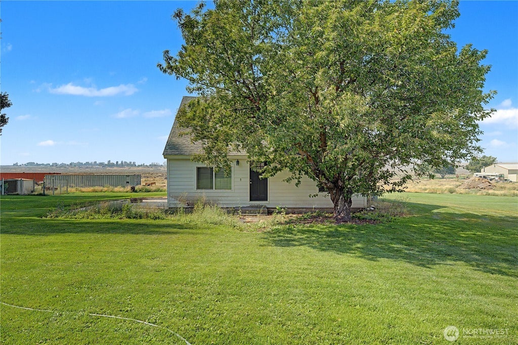 Photo of 10372 NE N.4, Moses Lake, WA 98837 (MLS # 2575103)