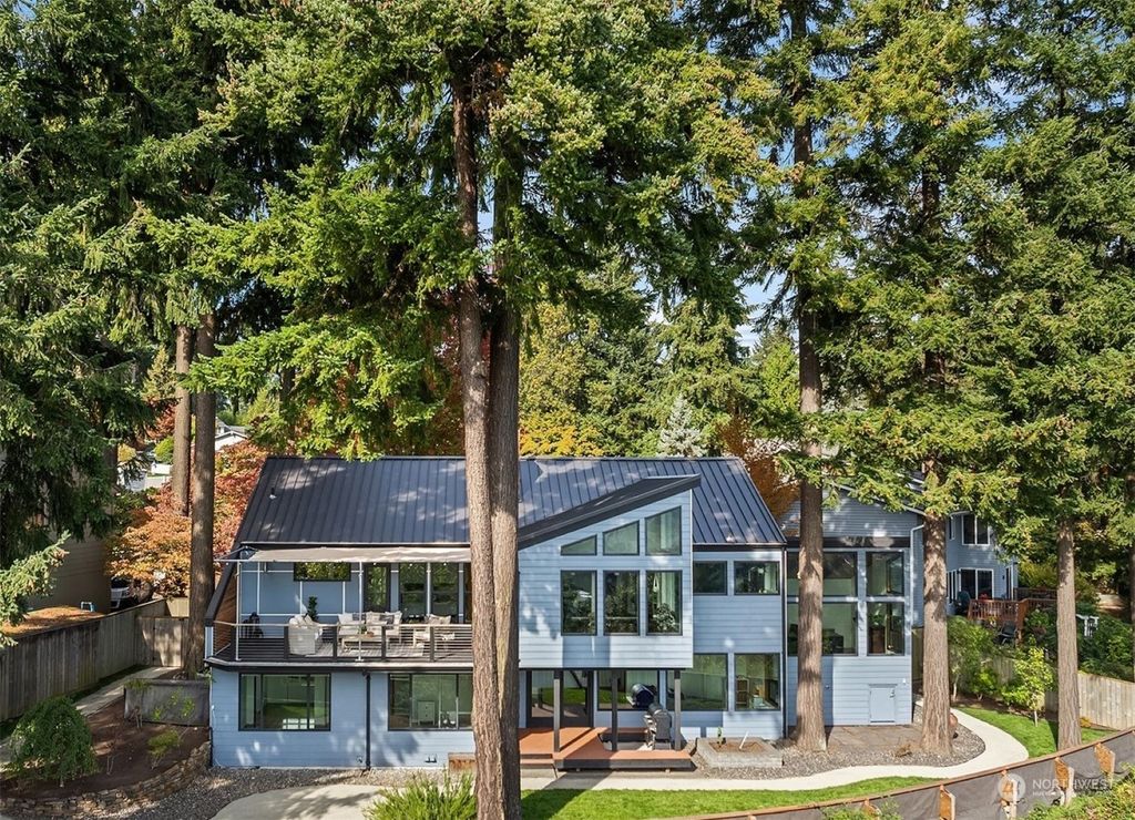 Photo of 9219 NE 131st Court, Kirkland, WA 98034 (MLS # 2294423)
