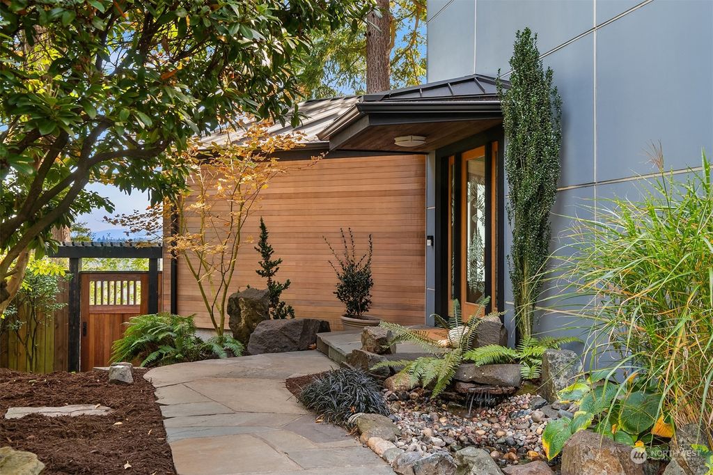 Photo of 9219 NE 131st Court, Kirkland, WA 98034 (MLS # 2294423)