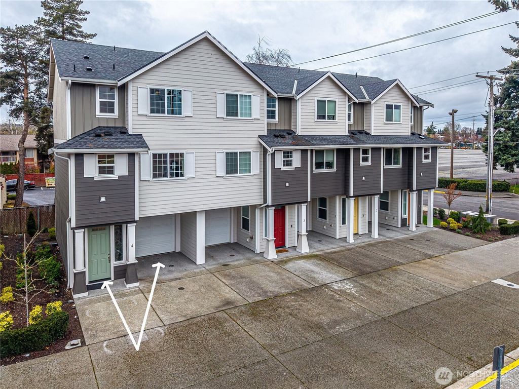 Photo of 334 9th Avenue SE #A4, Puyallup, WA 98372 (MLS # 2496153)