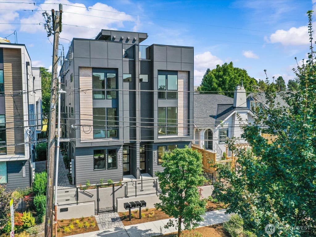 Photo of 4326 Woodlawn Avenue N #B, Seattle, WA 98103 (MLS # 2571049)