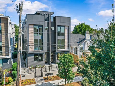 Photo of 4326 Woodlawn Avenue N #B, Seattle, WA 98103 (MLS # 2571049)