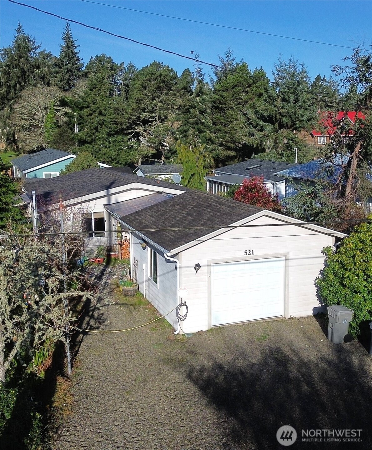 521 N Hoquiam Street