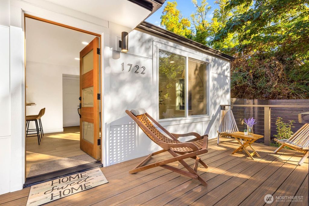Photo of 1722 Martin Luther King Jr Way, Seattle, WA 98122 (MLS # 2427644)