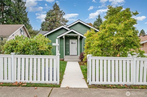 Photo of 1708 Walnut Street, Everett, WA 98201 (MLS # 2447305)