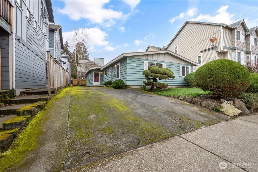 Photo of 9231 9233 Ashworth Avenue N, Seattle, WA 98103 (MLS # 2343935)