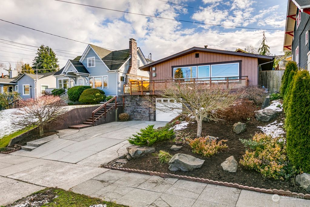 Photo of 714 33rd Street, Everett, WA 98201 (MLS # 2330577)