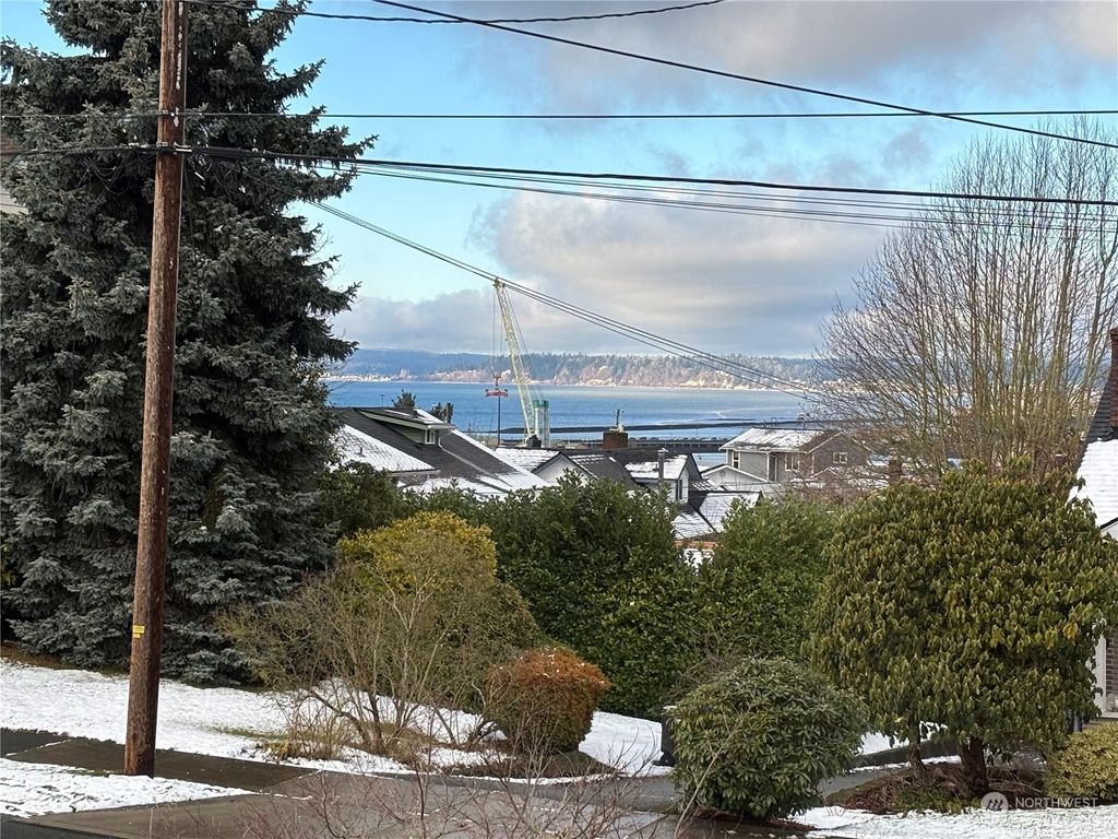 Photo of 714 33rd Street, Everett, WA 98201 (MLS # 2330577)