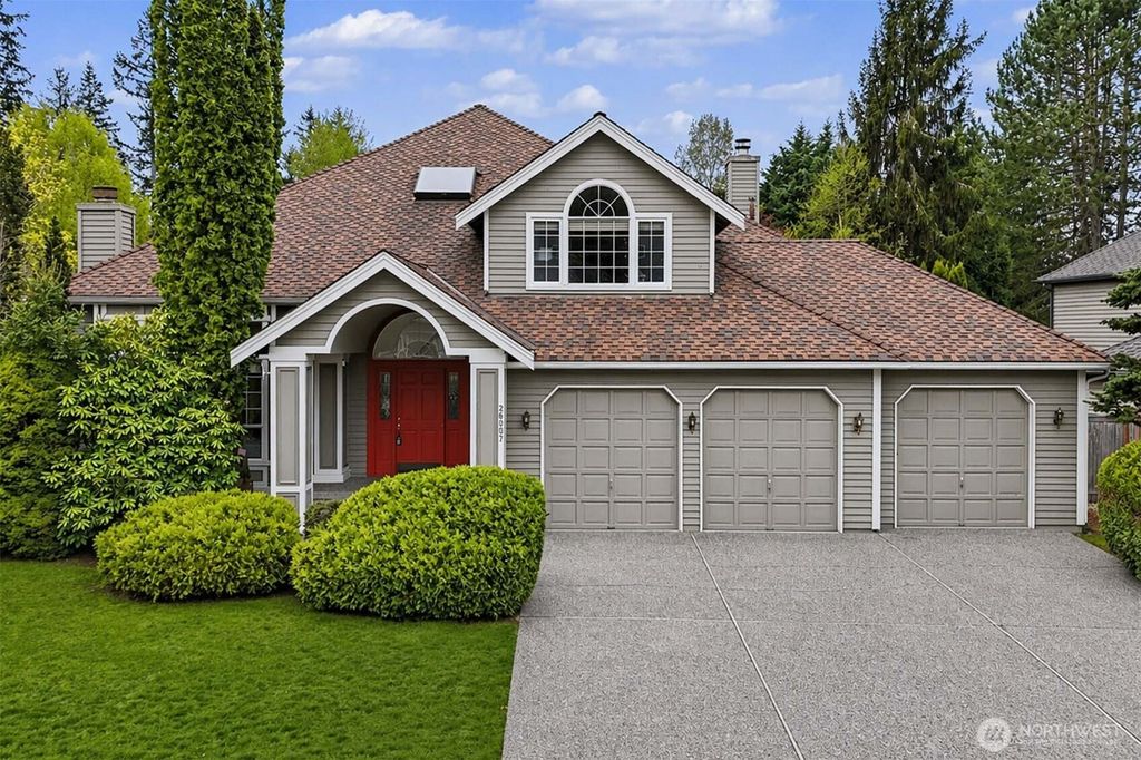 Photo of 26057 SE 38th St, Sammamish, WA 98029 (MLS # 2510825)
