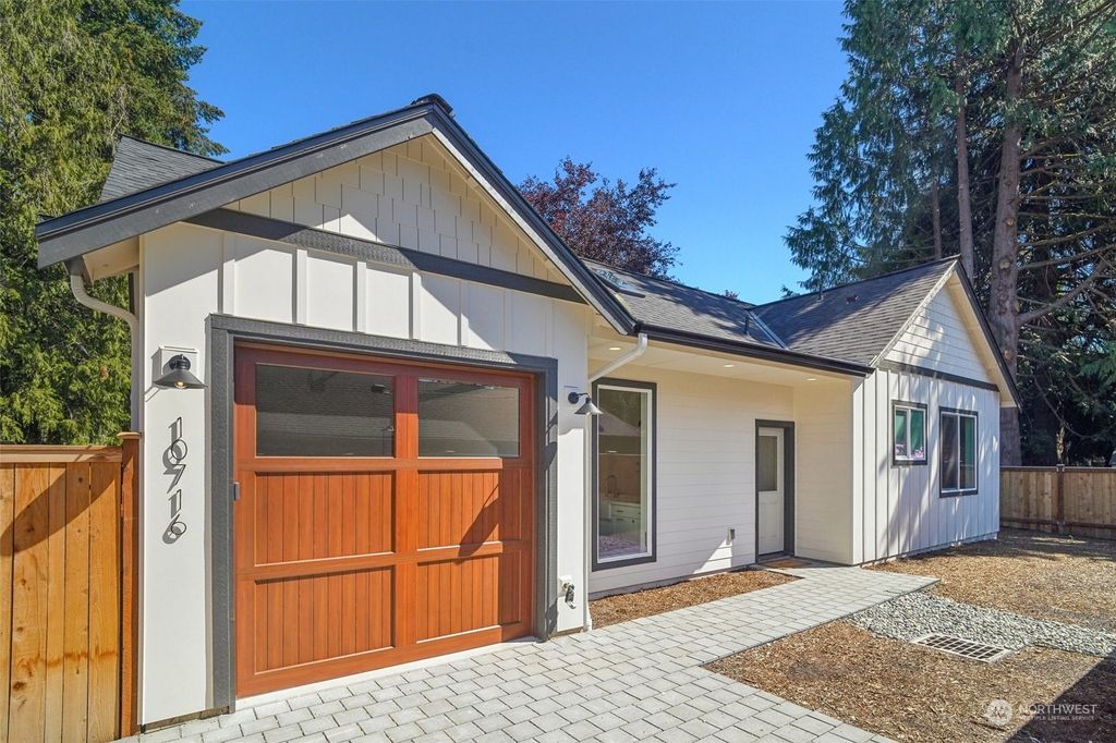 Photo of 10716 39th Avenue NE, Seattle, WA 98125 (MLS # 2284808)