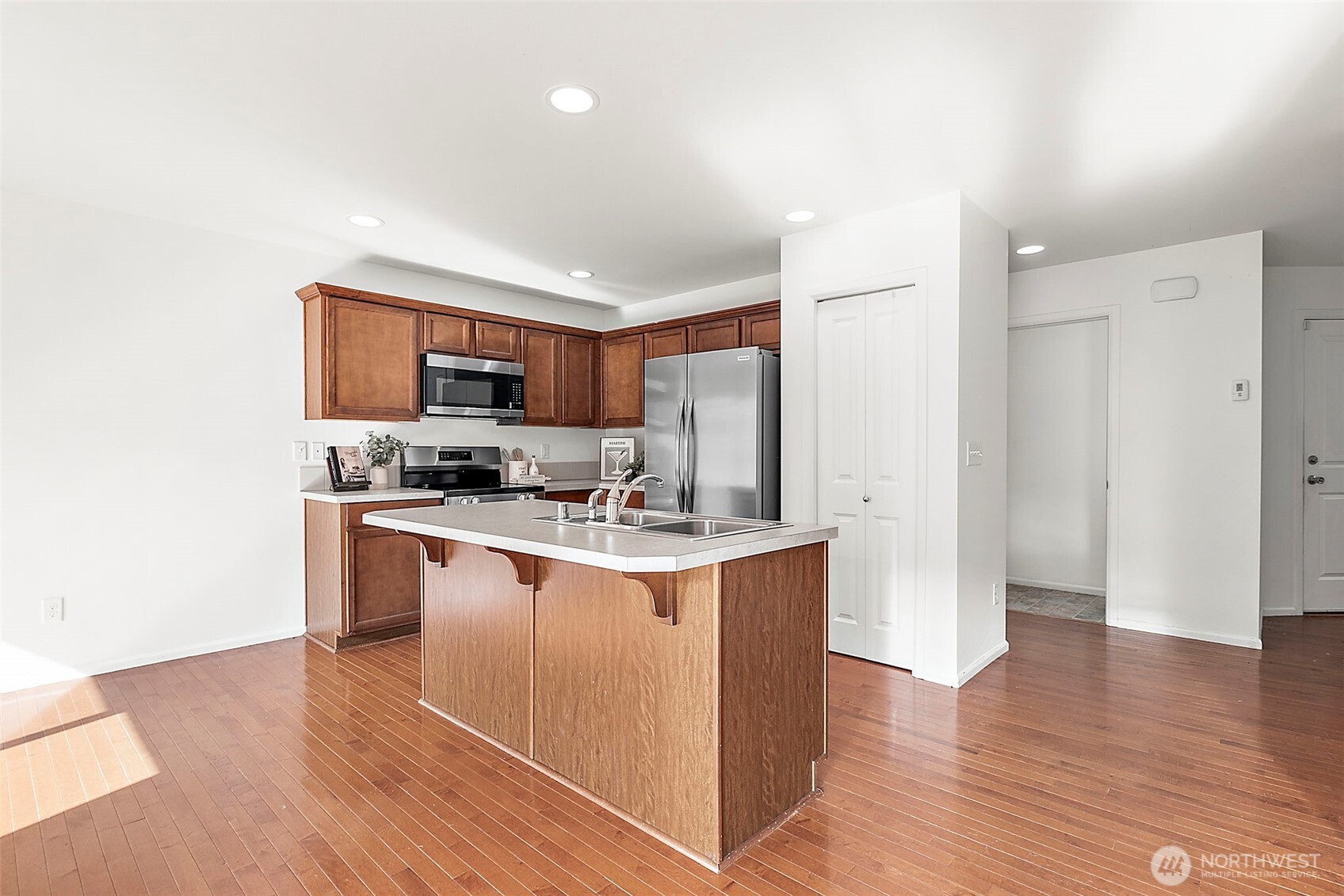 5420 Discovery Street E