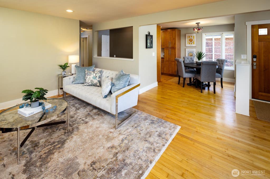 Photo of 4006 32nd Avenue W, Seattle, WA 98199 (MLS # 2546129)