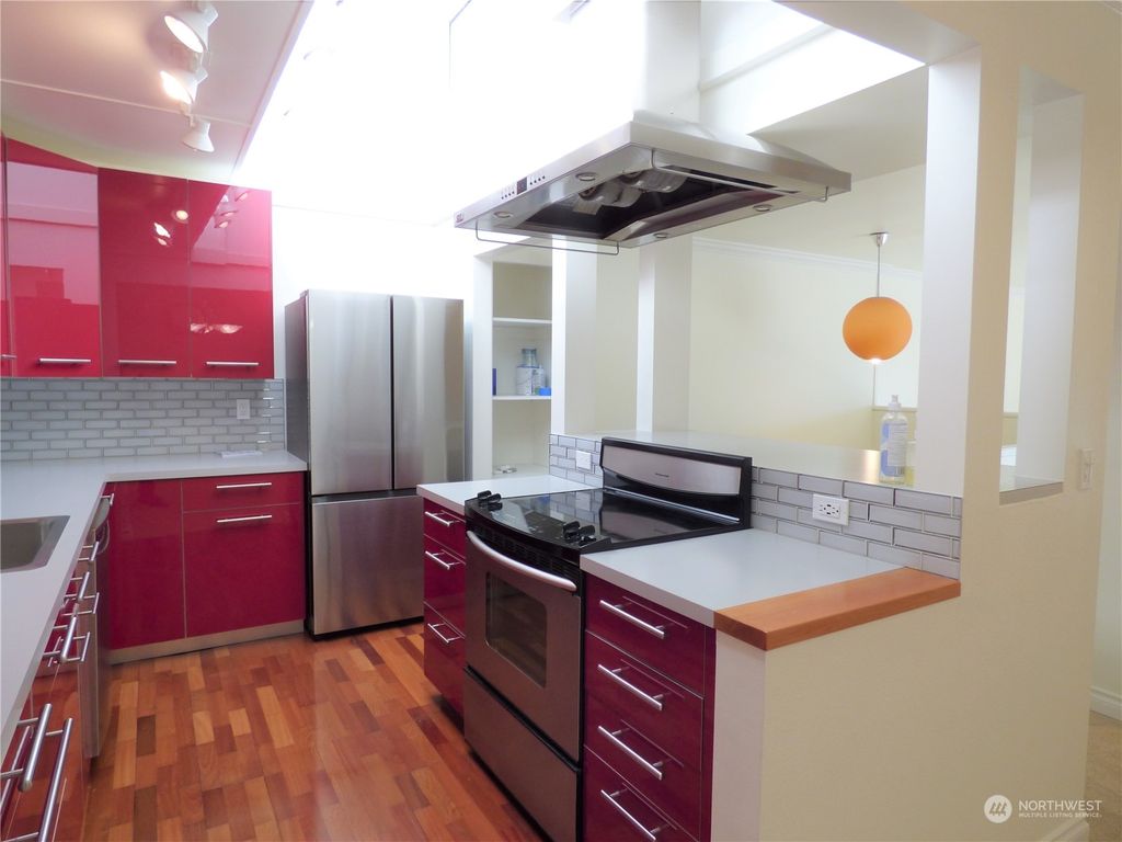 Photo of 3030 80th Avenue SE #508, Mercer Island, WA 98040 (MLS # 2078266)