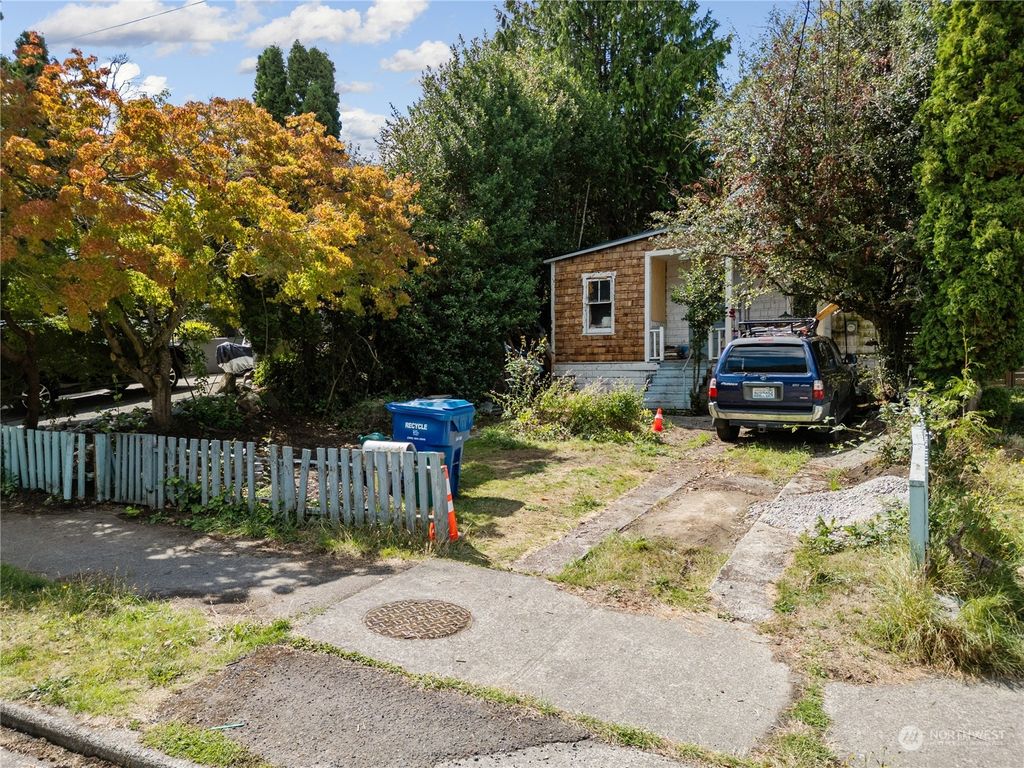 Photo of 2605 21st Avenue S, Seattle, WA 98144 (MLS # 2282380)