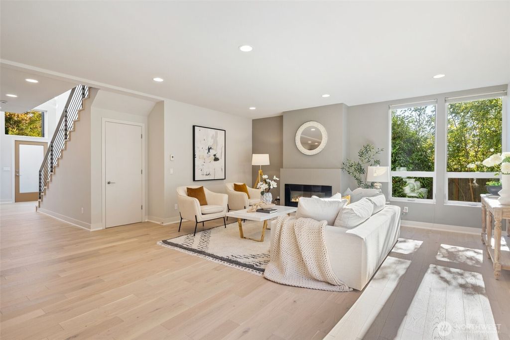 Photo of 1236 NE 117th Street, Seattle, WA 98125 (MLS # 2440130)