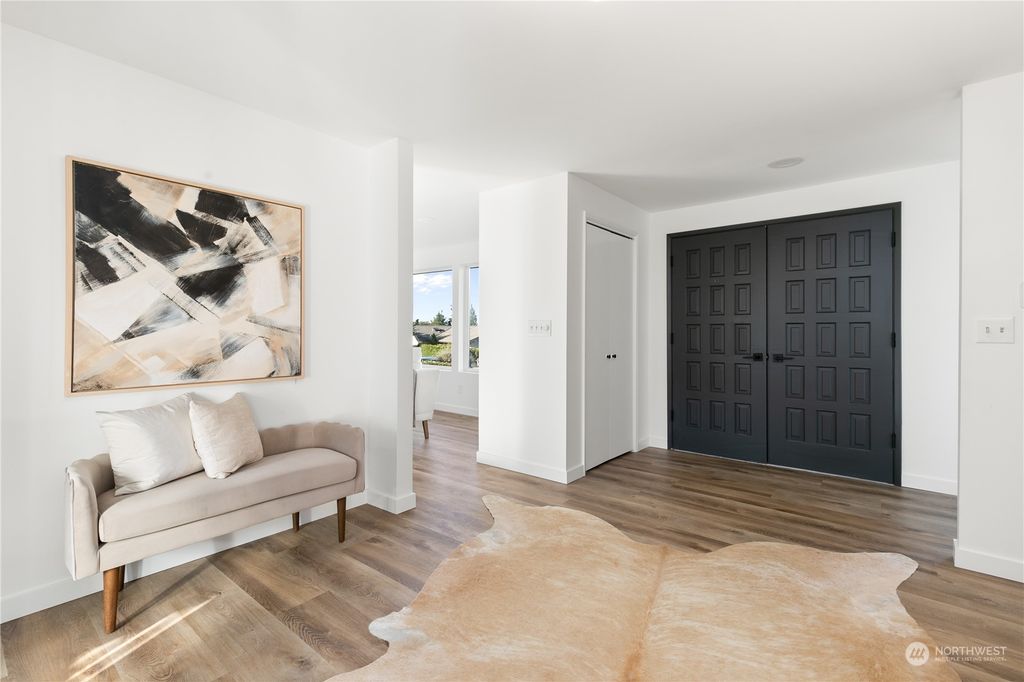 Photo of 13405 SE 43rd Street, Bellevue, WA 98006 (MLS # 2309866)