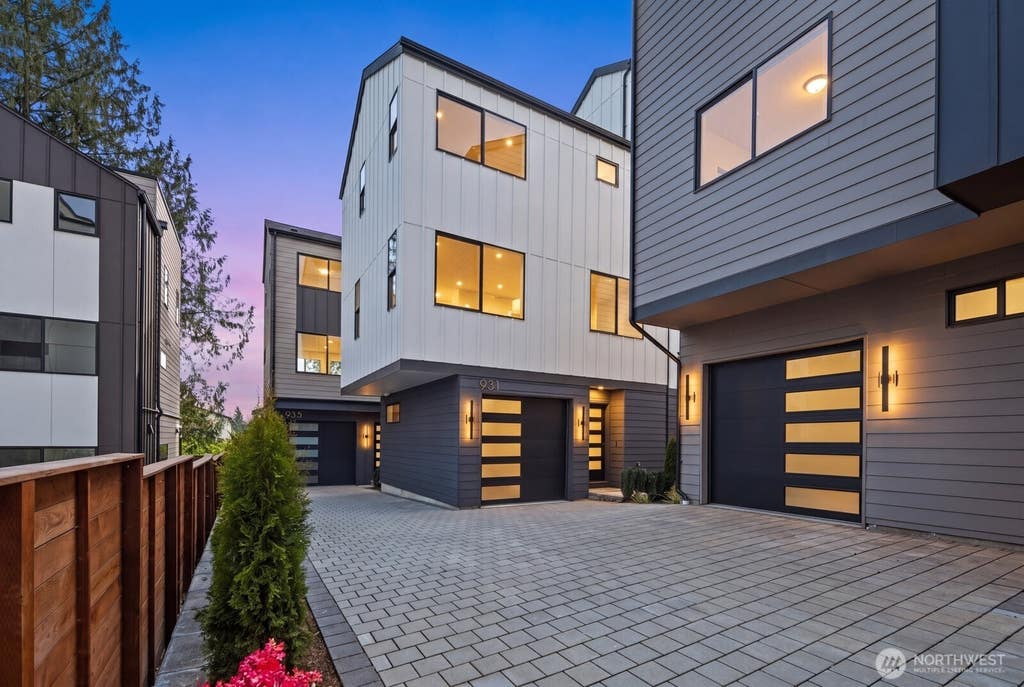 Photo of 931 N 87th Street, Seattle, WA 98103 (MLS # 2566178)