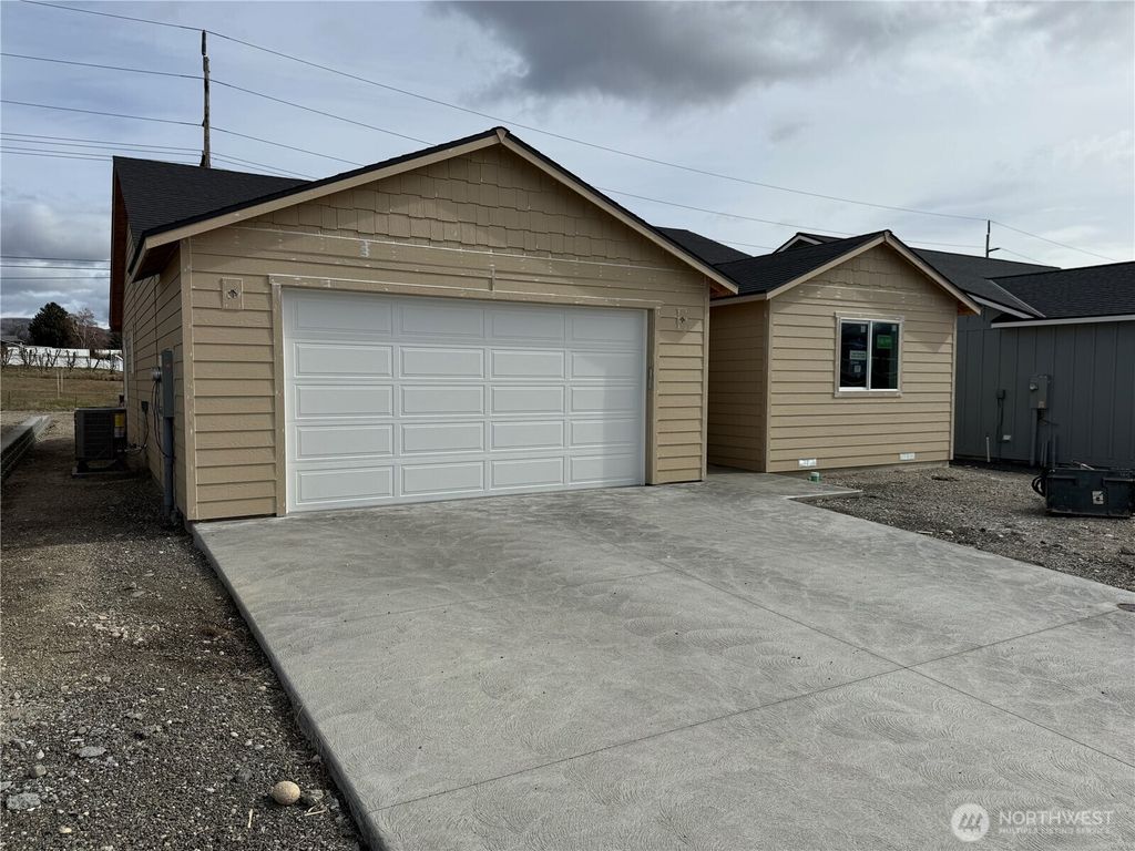 Photo of 2476 Noah Street SE, East Wenatchee, WA 98802 (MLS # 2492192)