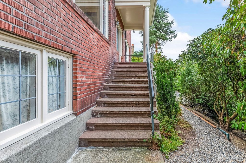 Photo of 1645 Interlaken Place E, Seattle, WA 98112 (MLS # 2162009)