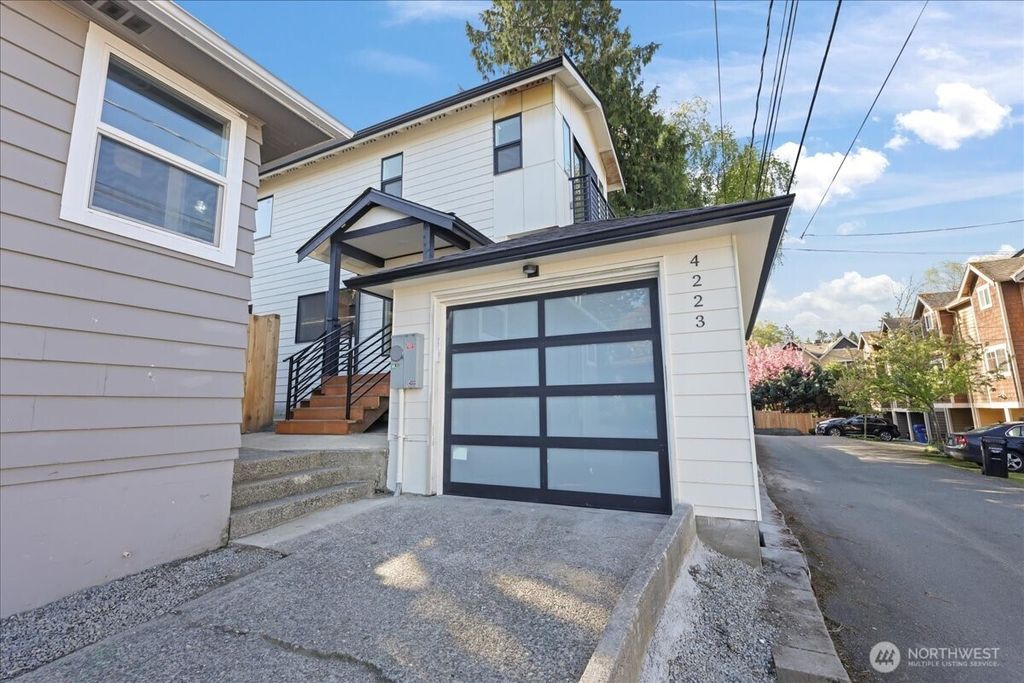 Photo of 4223 SW Myrtle Street, Seattle, WA 98136 (MLS # 2361514)