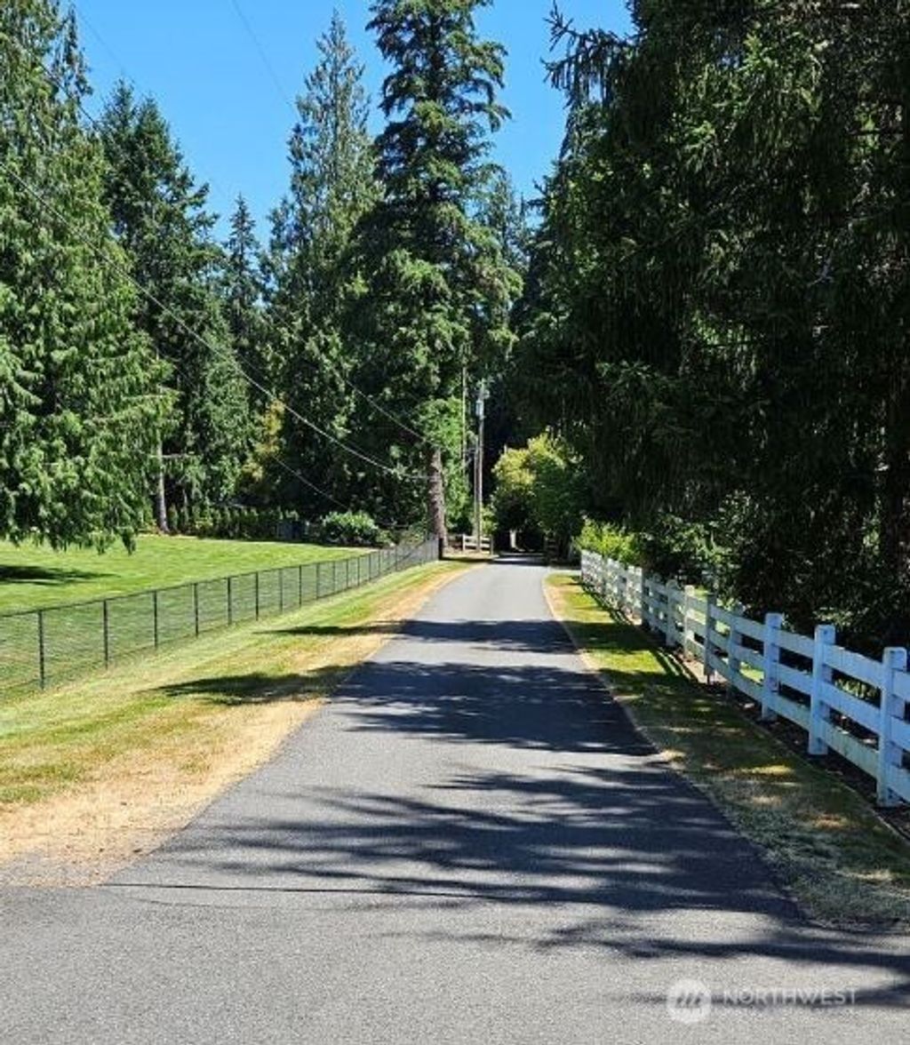 Photo of 14310 168th Avenue NE, Woodinville, WA 98072 (MLS # 2499910)