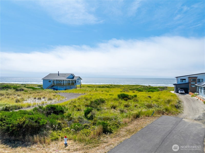615 Dune Crest Loop
