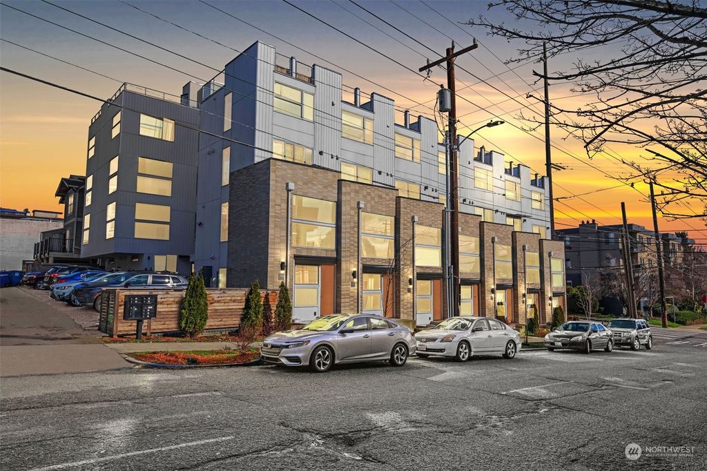 Photo of 520 Valley Street #3, Seattle, WA 98109 (MLS # 2202965)