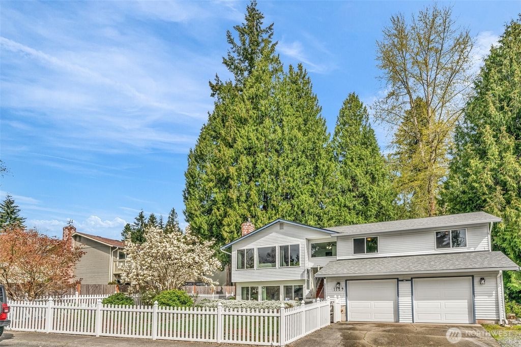 Photo of 1129 207th Place SE, Bothell, WA 98012 (MLS # 2356312)