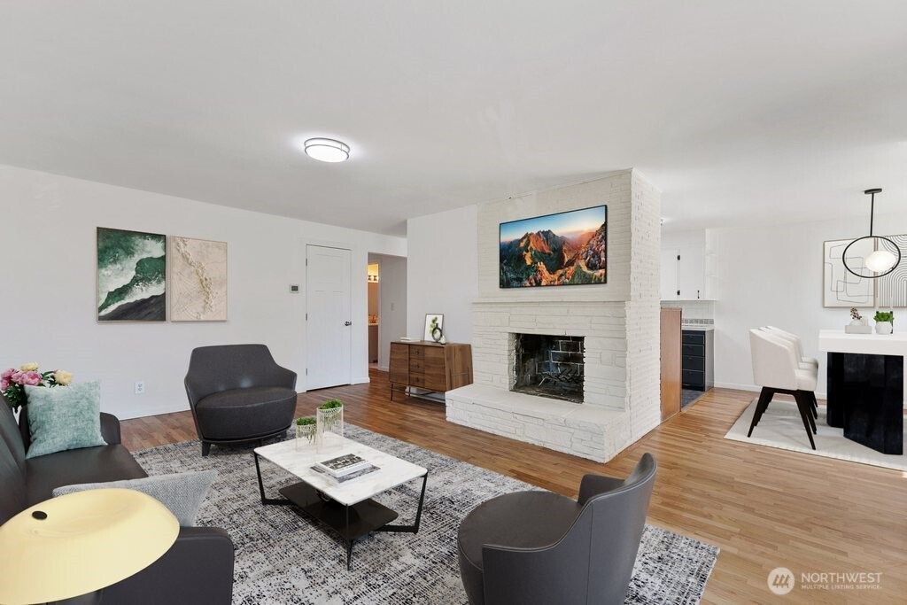 Photo of 318 S 108th Place, Seattle, WA 98168 (MLS # 2415459)