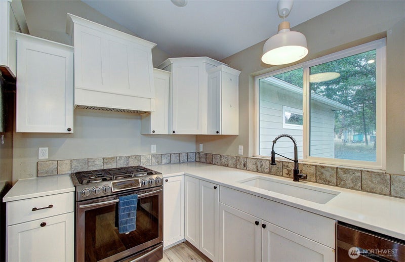 80 Sara View Drive