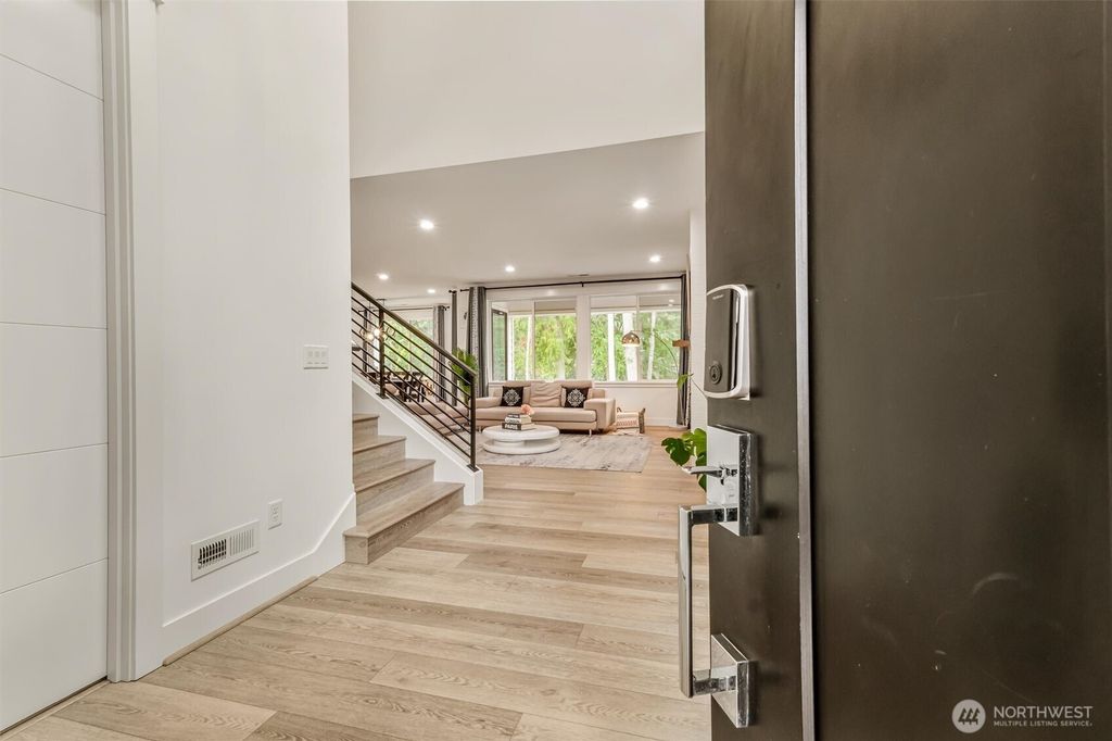 Photo of 1760 246th Place NE, Sammamish, WA 98074 (MLS # 2491644)