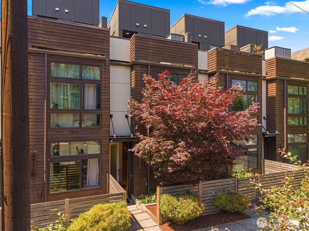 Photo of 6911 California Avenue SW #C, Seattle, WA 98136 (MLS # 2561761)