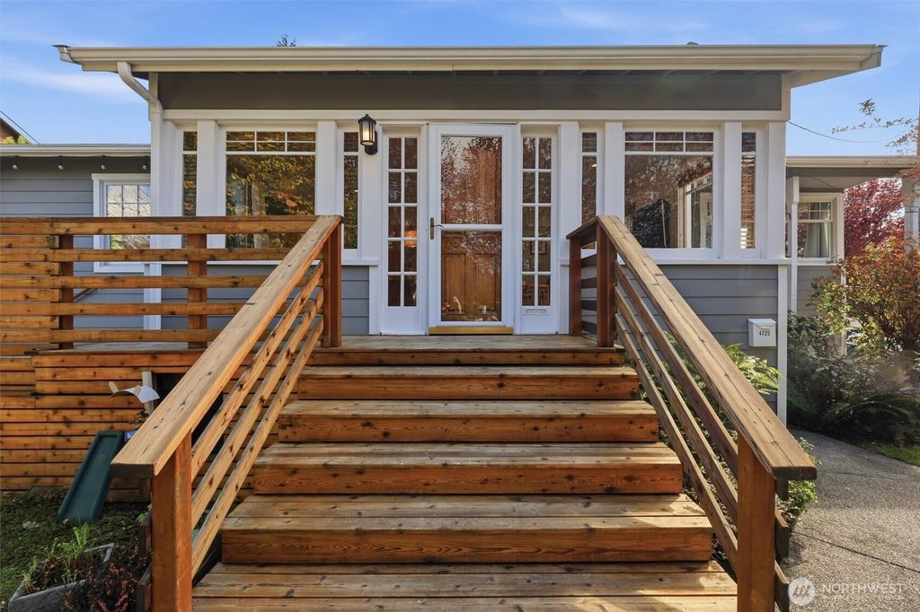 Photo of 4725 SW Graham St St, Seattle, WA 98136 (MLS # 2503360)